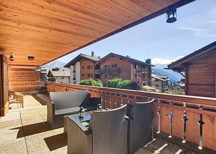 3 bedrooms near center terrasse Wifi equiped kitchen