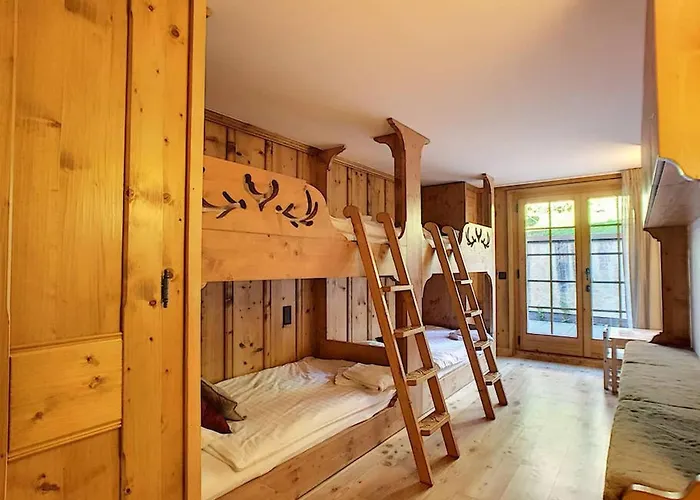 3 bedrooms near center terrasse Wifi equiped kitchen