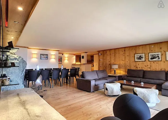 3 bedrooms near center terrasse Wifi equiped kitchen